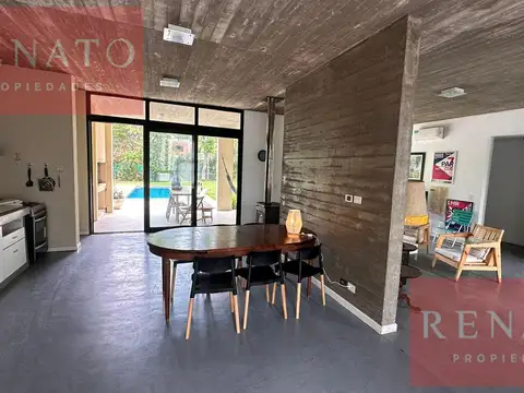Casa 4 ambientes con 2 baños