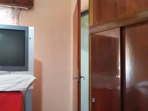 Casa 2 ambientes con 1 baño