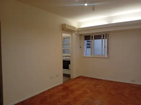 Av Gral Las Heras 2300, Piso 7