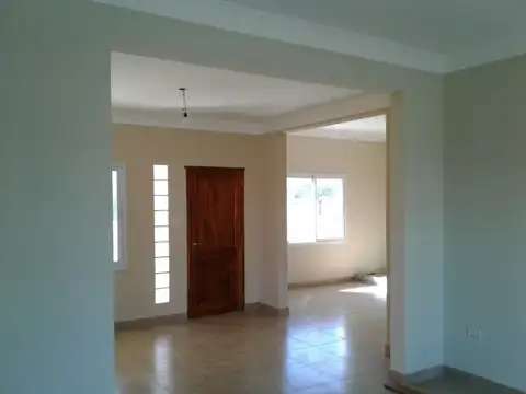 Casa 4 ambientes con 3 baños