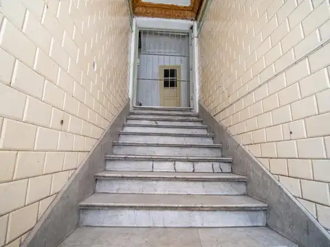 Casa 10 ambientes con 3 baños