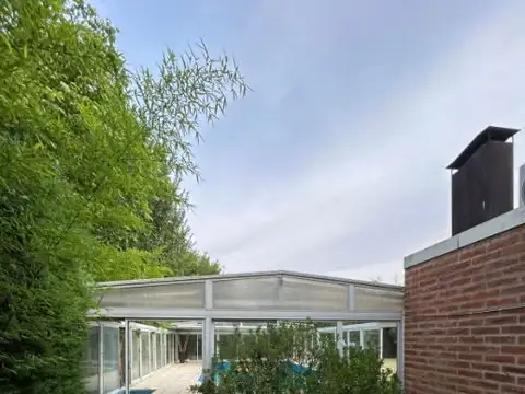 Casa 5 ambientes con 3 baños