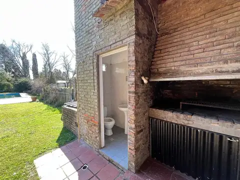 Casa en alquiler en funes 2 dormitorios con pileta