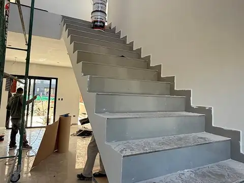 ESPECTACULAR Casa  en Venta en Santa Sofía, Pilar del Este, Pilar