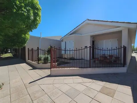 Casa en Domingo Savio 1007