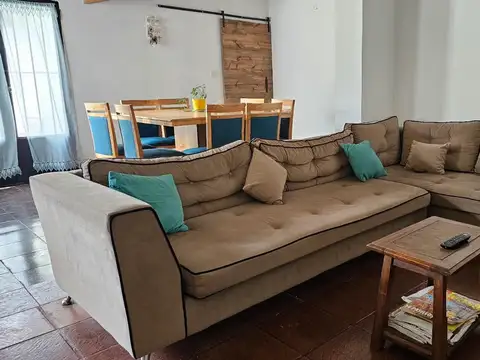 Casa 5 ambientes con 2 baños