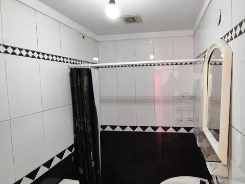 Depto Tipo Casa en Alquiler en Sarandi, $ 350.000