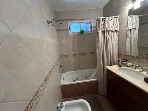Departamento 4 ambientes con 2 baños