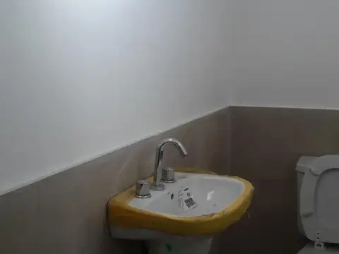 Local en Alquiler en Haedo, $ 750.000