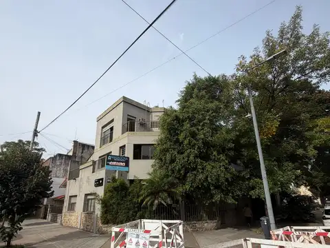 Alquiler para uso Comercial a una cuadra de plaza arenales!