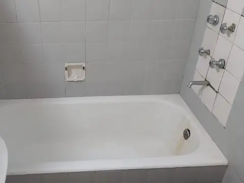 Casa en Alquiler con 1 cochera