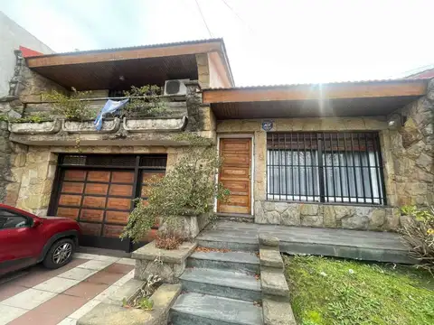 Venta Casa 5 Amb, El Palomar, C/Patio y Cochera