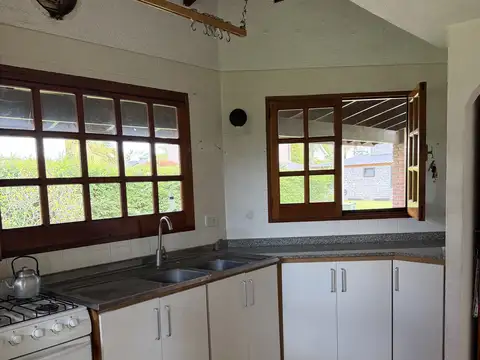 Casa 6 ambientes con 3 baños