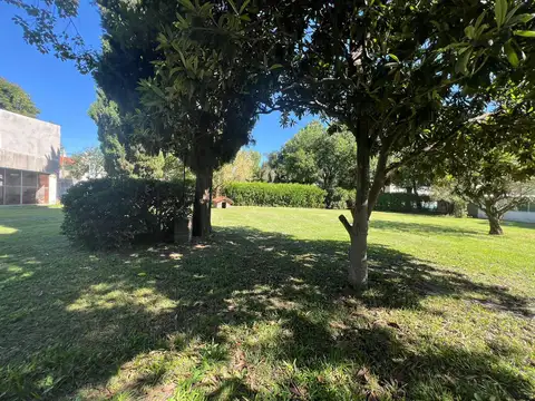 Terreno en Venta 28  mts Fondo