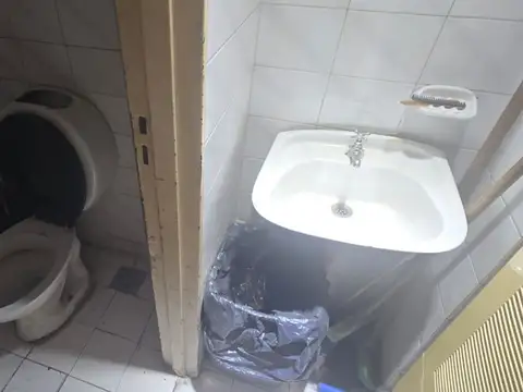 VENDE CON RENTA LOCAL COMERCIAL ONCE