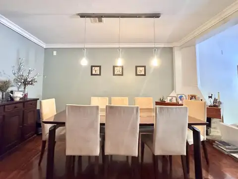 Alquiler  Triplex  5 ambientes cochera y jardin