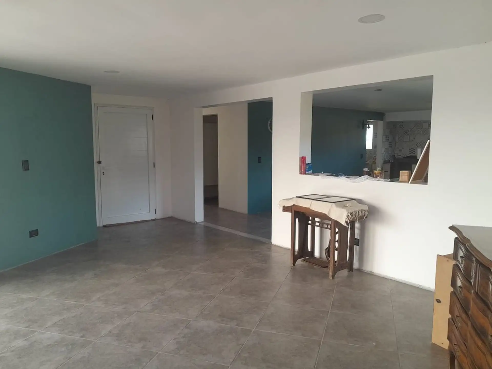 CASA QUINTA CON PILETA Y AMPLIO PARQUE, LA BRAVA