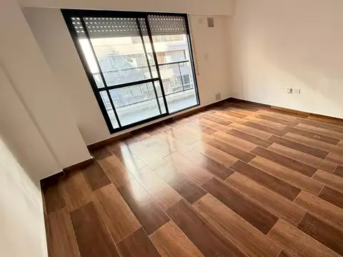 Monoambiente céntrico moderno con balcón