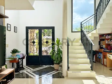 Casa 5 ambientes con 3 baños