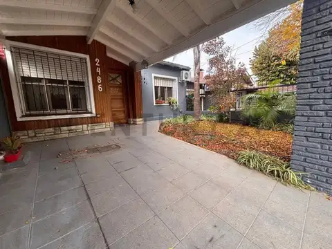 VENTA PH TIPO CASA, 4 AMBIENTES, PATIO Y COCHERA EN CIUDAD JARDIN. APTO CREDITO. ACEPTA PERMUTA