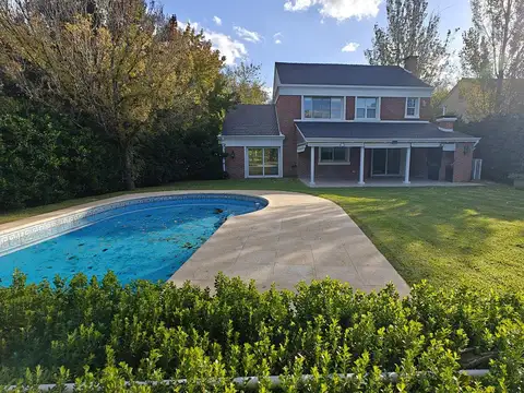 Casa en Venta con 2 cocheras