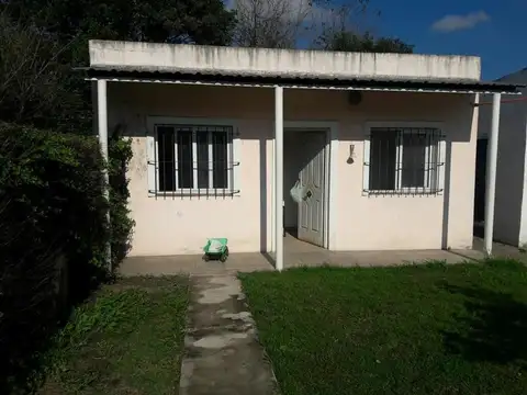 PROPIEDAD EN EL CENTRO DE MARIANO ACOSTA