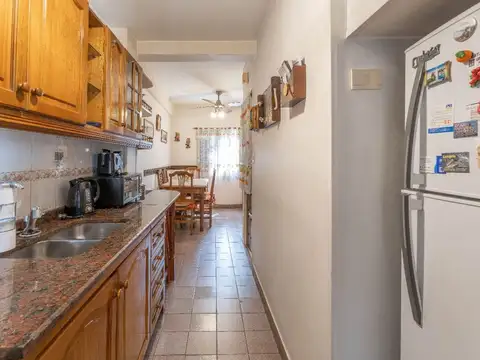 VENTA PH TIPO CASA 4 AMB COCHERA JARDIN PARRILLA