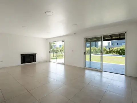 Boulevard de Todos los Santos 4500