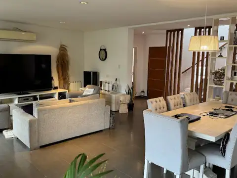 Casa en Alquiler de 4 dormitorios