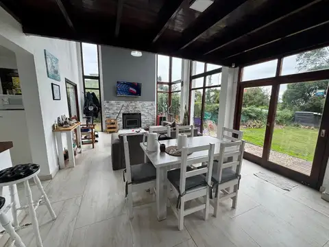 Casa en Venta con 3 cocheras