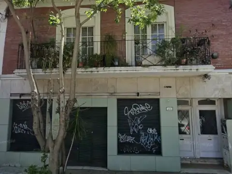 Vivienda con local a reciclar