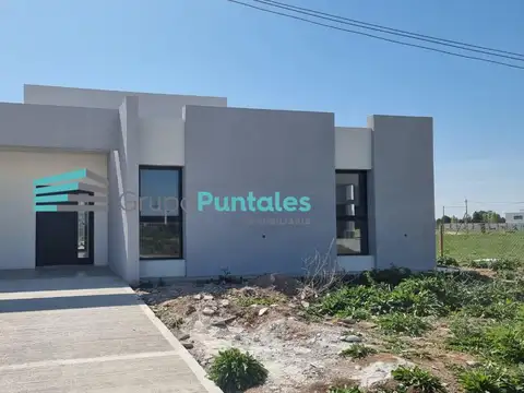 Casa a estrenar en Barrio Lagos de Canning 2, con piscina