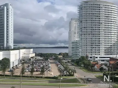 CASINO TOWER EN VENTA, 2 DORMITORIOS , PARRILLERO PROPIO