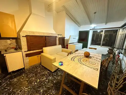 Casa 3 ambientes con 2 baños