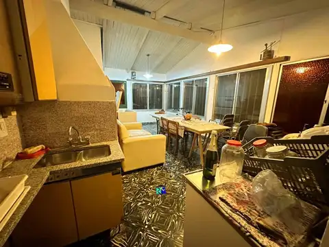 Casa en Venta con 4 cocheras