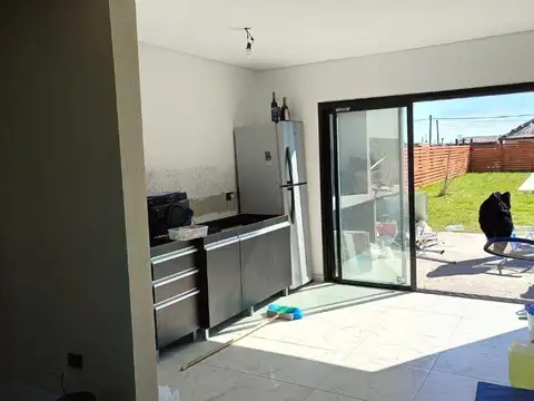 Casa en venta - 3 Dormitorios 2 Baños - 380Mts2 - San Vicente