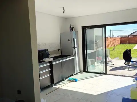 Casa en venta - 3 Dormitorios 2 Baños - 380Mts2 - San Vicente