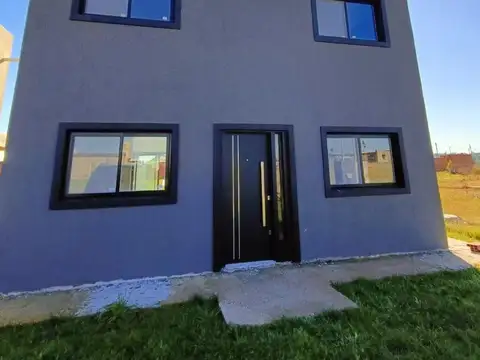 Casa en venta - 3 Dormitorios 2 Baños - 380Mts2 - San Vicente