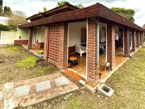 Casa 3 ambientes con 2 baños