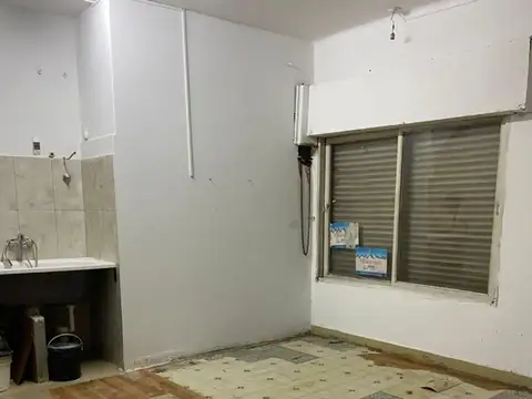 CASA 4 AMBIENTES CON LOCAL QUILMES OESTE