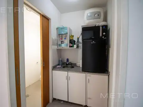 Oficina 5 ambientes con 1 baño