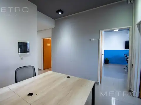 Oficina en Venta al Este