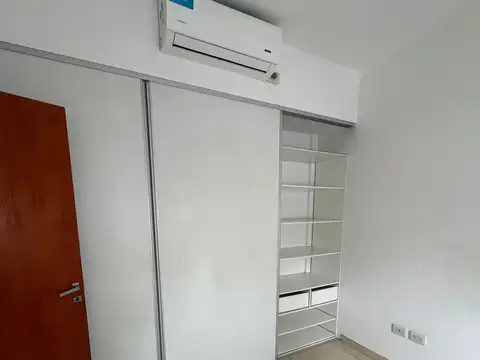 Excelente Departamento De 2 Ambientes Con Balcón.