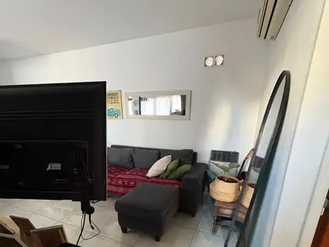 Excelente Departamento De 2 Ambientes Con Balcón.