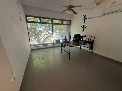 Oficina Monoambiente con 4 baños