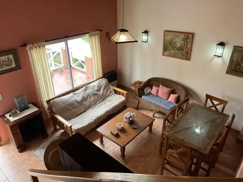 Depto Tipo Casa 4 ambientes con 2 baños