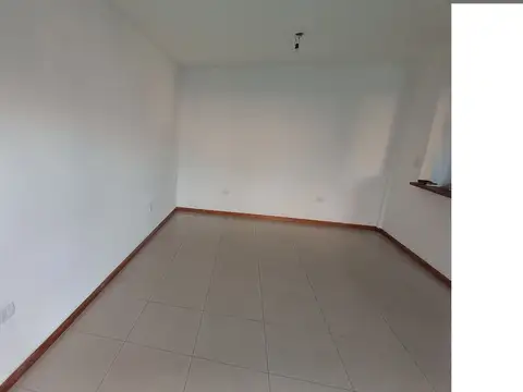 Departamento en Alquiler en Bernal Oeste, $ 600.000