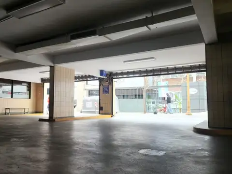 VENTA COCHERA CUBIERTA SUIPACHA Y JUNCAL