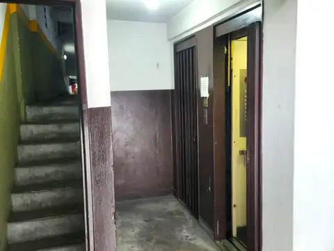 VENTA COCHERA CUBIERTA SUIPACHA Y JUNCAL