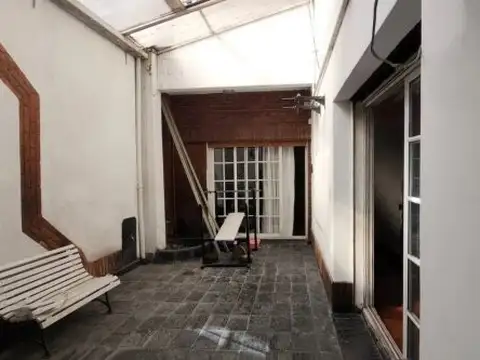 Casa 8 ambientes con 3 baños